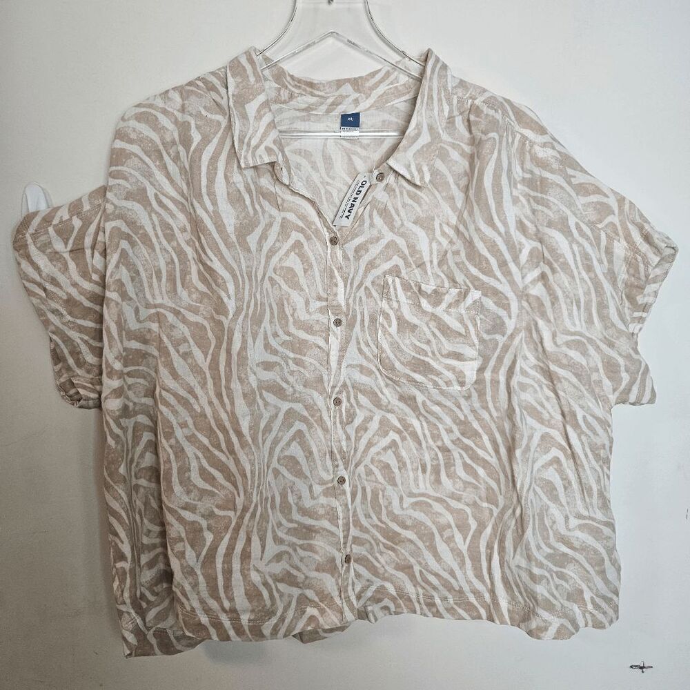 Old Navy Short Dolman Sleeve Animal Printed Button Down Cropped Blouse NWT Women